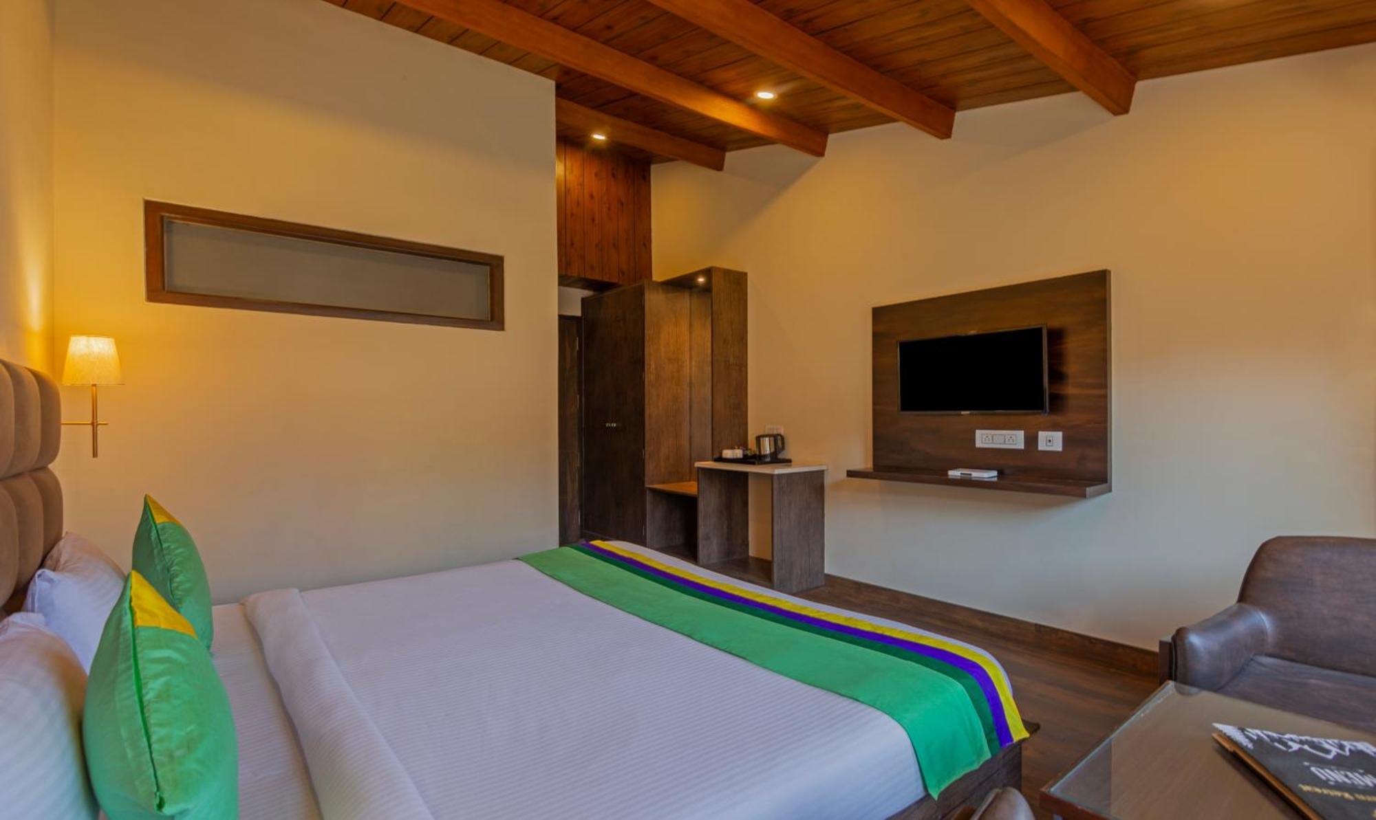 Treebo The Northern Retreat Resort With Mountain View Shimla Exterior foto