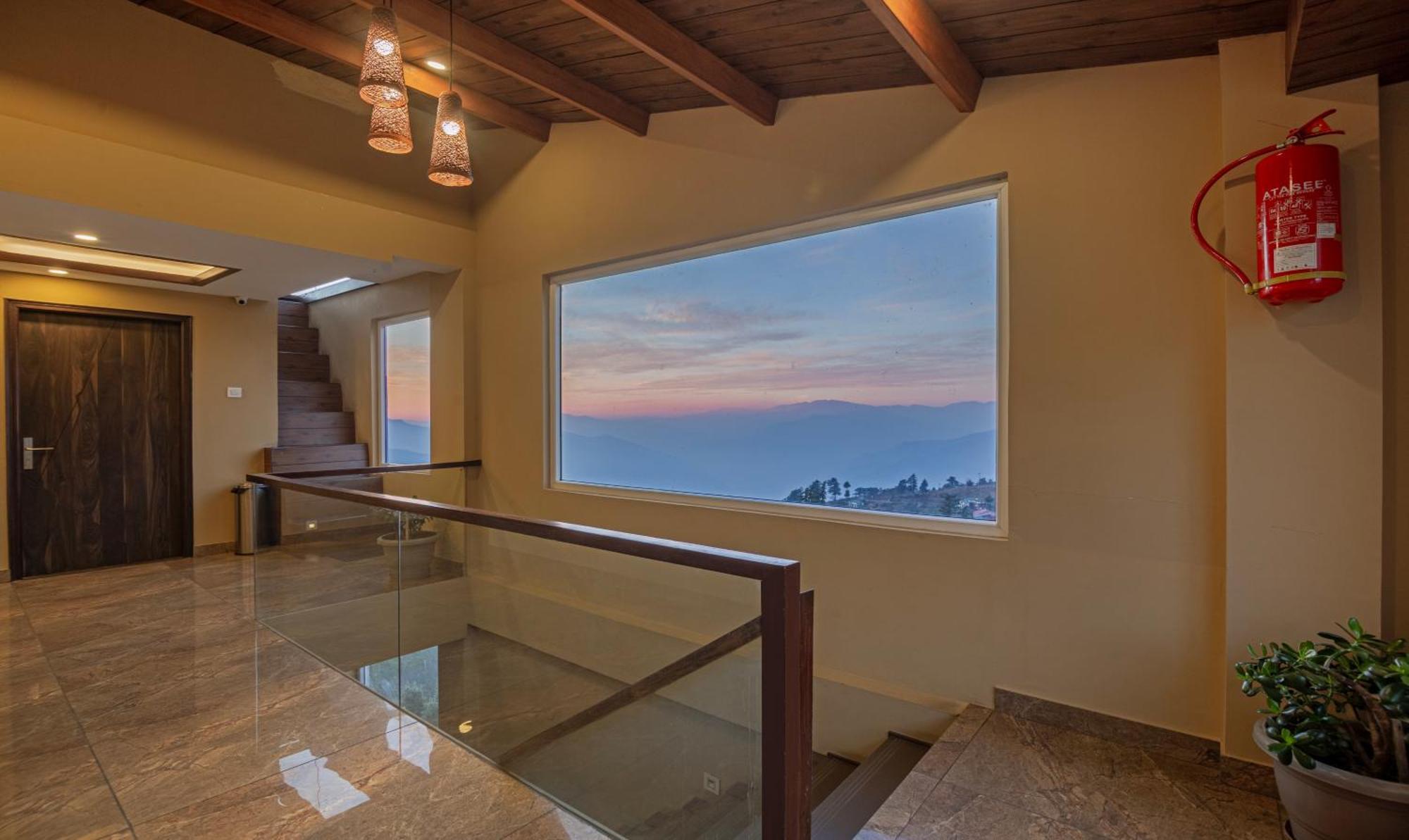 Treebo The Northern Retreat Resort With Mountain View Shimla Exterior foto