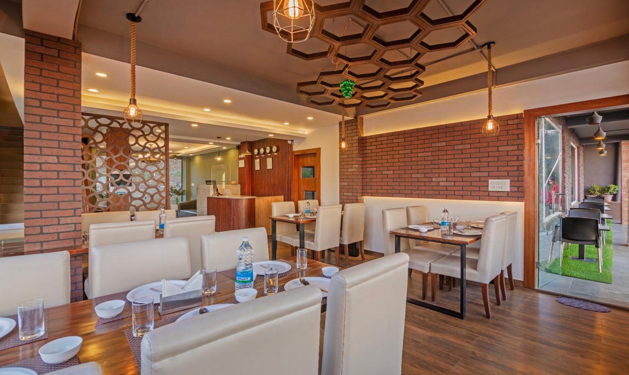 Treebo The Northern Retreat Resort With Mountain View Shimla Exterior foto